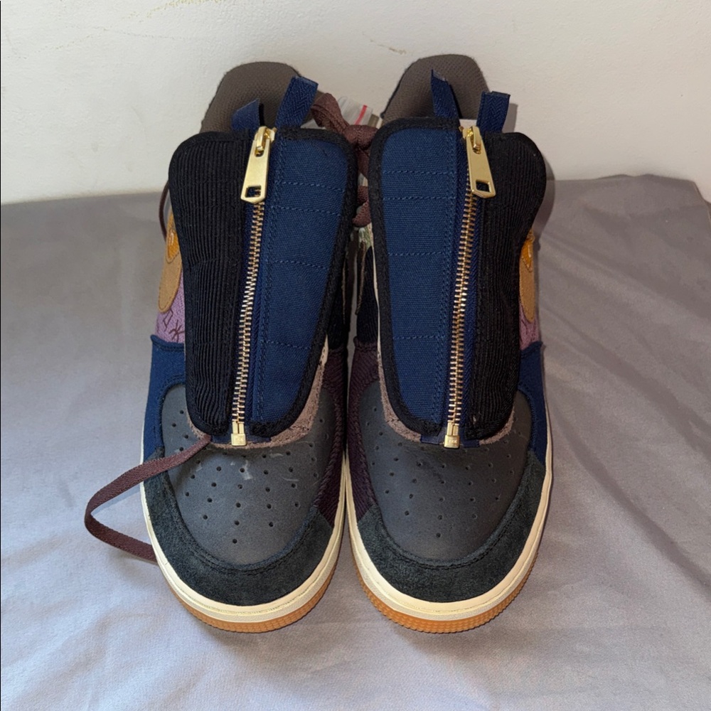 RARE ! Nike
x Travis Scott Air Force 1 Low "Cactus Jack" sneakers NEW NEVER WORN